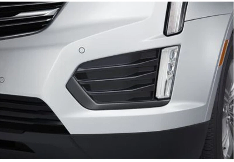 84005599 Tapicería de faros antiniebla OEM en cromo hielo negro 2018-2020 Cadillac XT5 Foto 2 de 4