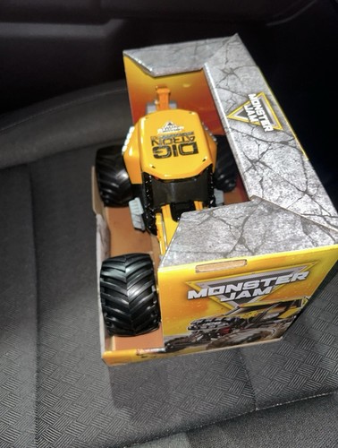 2025 Monster Jam Truck 1:24 DIGATRON JCB RARE - Picture 2 of 4