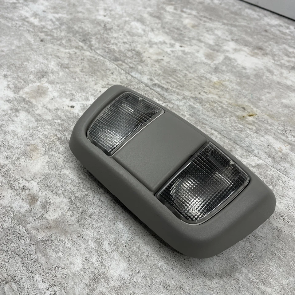 Nissan Xterra Frontier 2002-2004 domo delantero luz mapa gris claro Foto 4 de 4