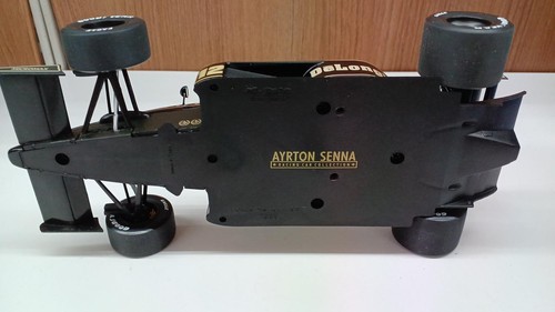 Minichamps 1/18 Lotus Renault 98T 1986 Model Car - Picture 8 of 12