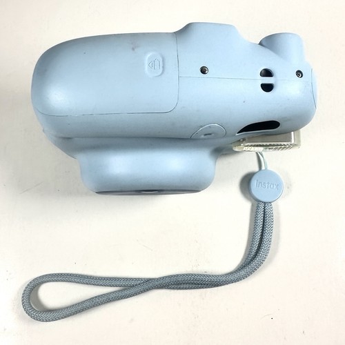 Fujifilm Instax Mini 11 analoge Sofortbildkamera Ice Baby Blue mit Trageriemen getestet funktioniert - Bild 5 von 5