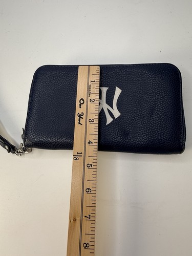 New York Yankees zip around wallet blue - Picture 7 of 7