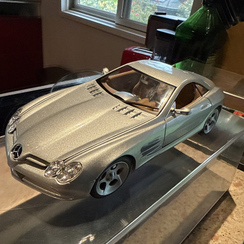 Maisto Mercedes-Benz McLaren SLR Vision Roadster Diecast Metal Car 1:18 Silver - Picture 2 of 6