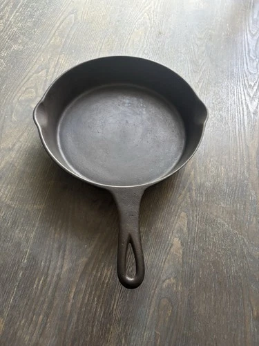 Vintage Fat Handle Wagner Ware #8 (10") Cast Iron Skillet Unmarked (Restored)