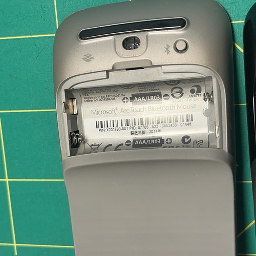 2 Genuine Microsoft Wireless Surface Arc Touch Mouse 1428 NO usb DONGLES AS IS - Picture 4 of 19