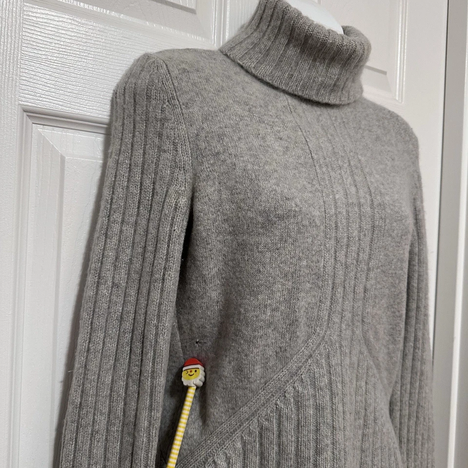 Mercer & Madison Women’s Medium Gray Lambs Wool & Angora Turtleneck Sweater - Image 3 of 4