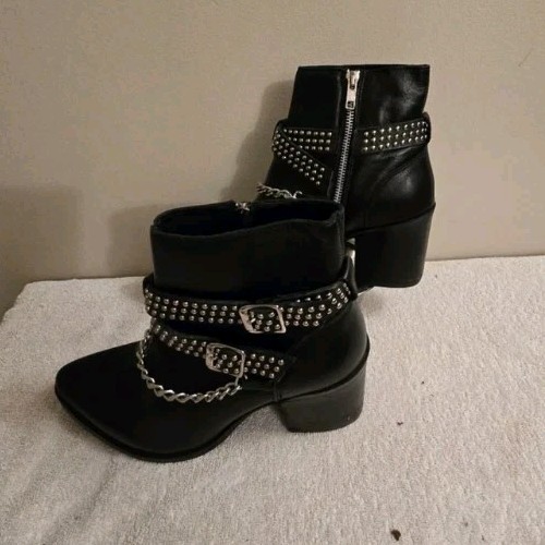 Steve Madden Black Leather Studded Ankle Strap Booties W/chain Size 10 Nvr Worn - Picture 7 of 8