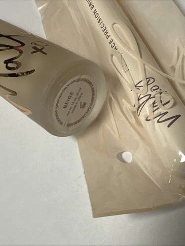 MALLY STRESSLESS PERFORMANCE FOUNDATION 30ml IN BEIGE & FOUNDATION BRUSH - Picture 3 of 9