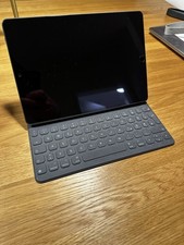 iPad Air 3, 64GB, WLAN, Space Grau + Keyboard + Pencil