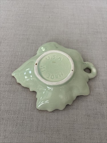 Vtg MCM California Orig Art Pottery Light Green Leaf Bowl Gold Accent Made USA - Picture 2 of 3