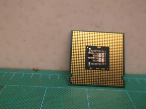 Intel Pentium E5400 SLGTK 2.7 GHz CPU processor de1 - Picture 2 of 3