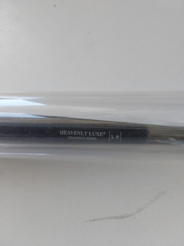 IT Cosmetics Heavenly Luxe Radiance Wand Brush No 14 Sealed New - Picture 3 of 5