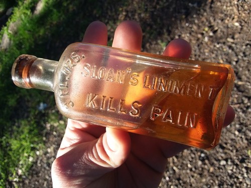 Antique 1900s? Sloan's Liniment Kills Pain Embossed Glass Bottle Apothecary VNTG - Picture 2 of 4