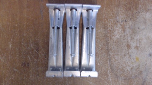 Gutter Hanger w/Screw 5 in. and 6 in. 20 brackets