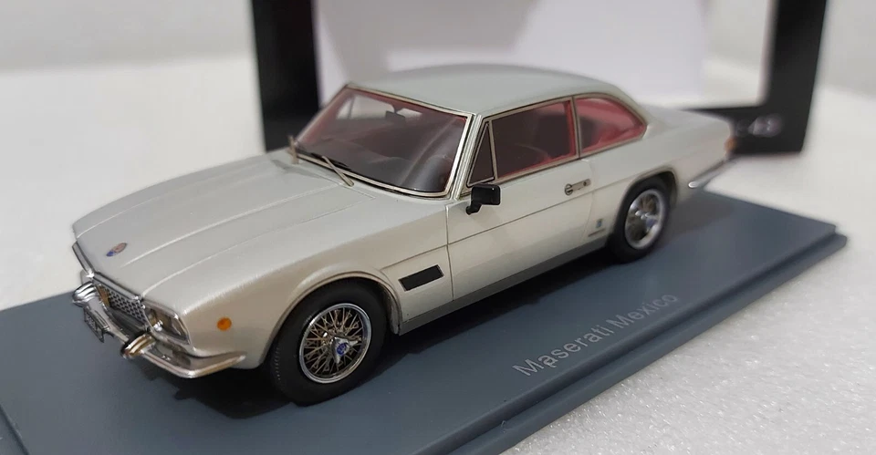 Maserati Mexico Coupe 1966 Silver 1:43 Neo 45650 EXTREMLELY RARE!! - Image 2 of 4