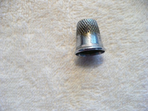 70A- DEDAL METAL VINTAGE #8 (APROXIMADAMENTE 3/4 PULGADAS DE ALTO) #4791 - Imagen 2 de 7