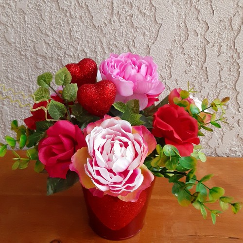 Valentine's day Red Floral Roses Arrangement Centerpiece Flowers Gift - Picture 3 of 3