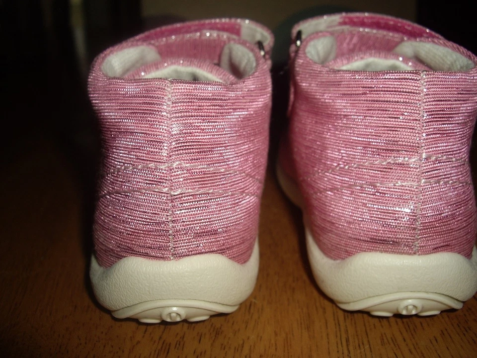 NUEVO EN CAJA Niño Pequeño Talla 5.5 UMI Samme Rosa Brillante con Botines Plateados Zapato para Caminar Foto 3 de 4