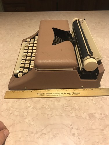 Vintage Tom Thumb Deluxe Toy Typewriter Toy Child's with case & Orig. Box - Picture 5 of 11