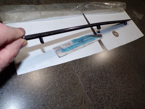 NOS Genuine Factory OEM Volvo#1312909-3 Rear Center Bumper Trim 1990-93 240,244+ - Picture 7 of 7