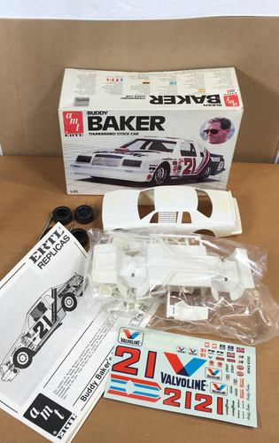 KIT MODELLINO AMT ERTL SCALA 1:25 #21 VALVOLINE FORD THUNDERBIRD - BUDDY BAKER - Foto 5 di 17