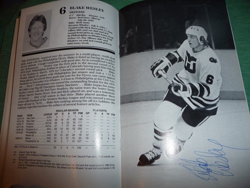 1981-82 HARTFORD WHALERS Signed by Mark Howe, Ron Francis Rookie Year AUTO, +20 - Picture 10 of 12