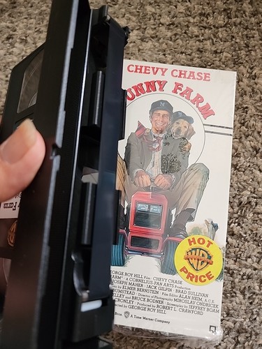 Funny Farm (VHS, 1993) chevy chase - Picture 4 of 4