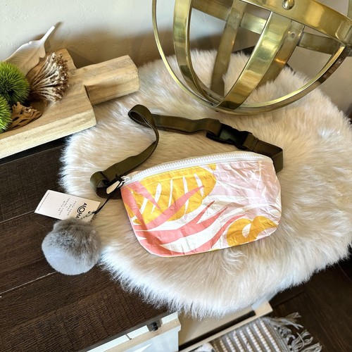 NEW Aloha Collection Belt Bag Fanny Pack 100% Coated Tyvek Wet/dry Splash-Proof - Picture 1 of 4