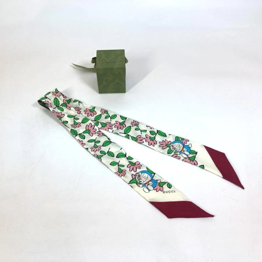 GUCCI écharpe doraemon collaboration écharpe col flore noeud soie multicolore avec boite