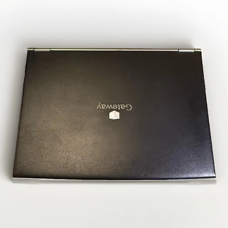 Gateway W340UA Laptop 15.4” Untested Windows Vista Era Notebook Parts Or Repair - Image 2 of 4