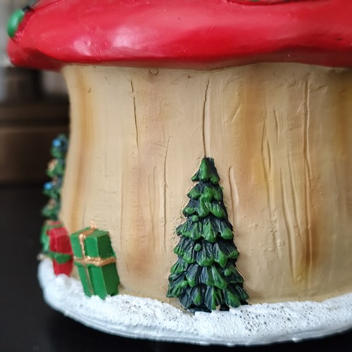 Christmas Snow Globe – Festive Gnome Themed Decoration (10.5 x 10.5 x 16 cm) - Picture 3 of 10