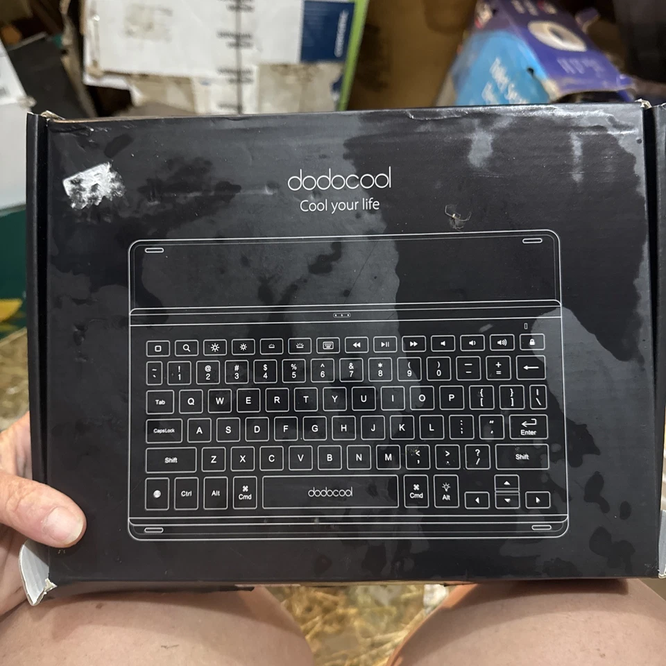  Smart Keyboard Case for iPad Air 3rd Gen 10.5" 2019 & iPad Pro 10.5" 2017 - Image 2 of 4