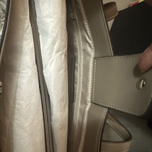 Nine West Leather Tan W/ Pink & White Flowers 3 Compartment Tote Keychain Wallet - Picture 7 of 10