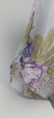 CAMISA BLUSA RELAJADA COLES Y ROSAS UNIQLO AZUL FLORAL 100% LINO XS  - Imagen 8 de 14