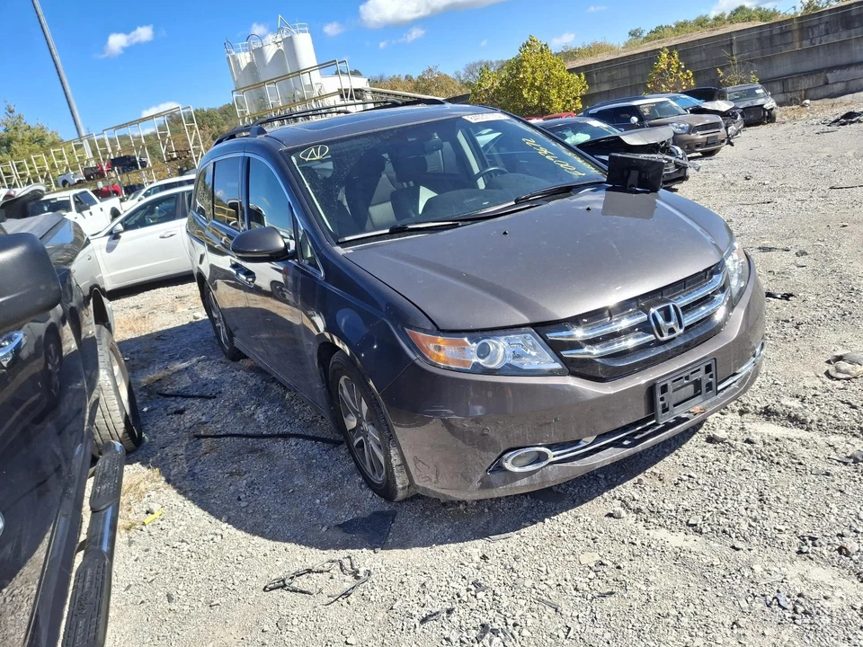 Alternador usado compatible con: Honda Odyssey 2014 grado A Foto 4 de 4