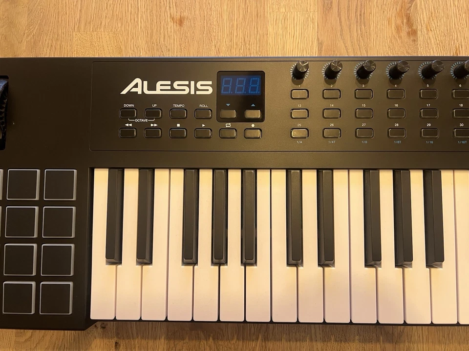 Alesis VI49 Midi Keyboard Controller mit USB-Anschluss Guter Zustand - Bild 2 von 4