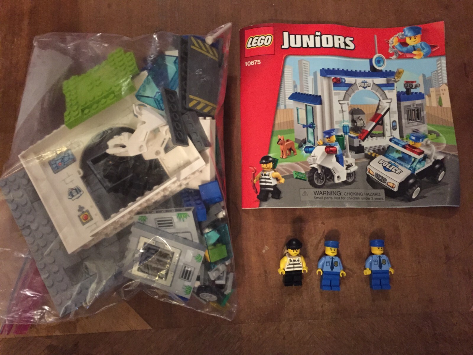 LEGO- CITY- JUNIORS- THE BIG ESCAPE- 10675- 100% COMPLETE