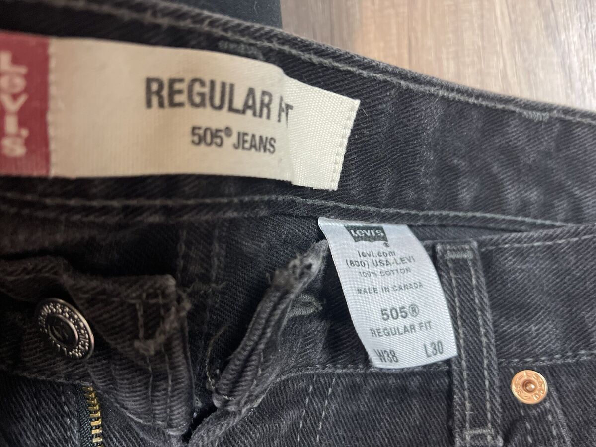 VINTAGE 90s LEVIS 505 BLACK DENIM JEANS MADE IN CANADA SIZE VINTAGE 90s LEVIS 505 BLACK DENIM JEANS MADE IN CANADA SIZE