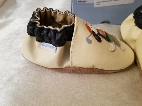 Robeez Shoes Hole in One Bear Cream sizes 0-6, 6-12 & 12-18, 18-24 months - Picture 2 of 5