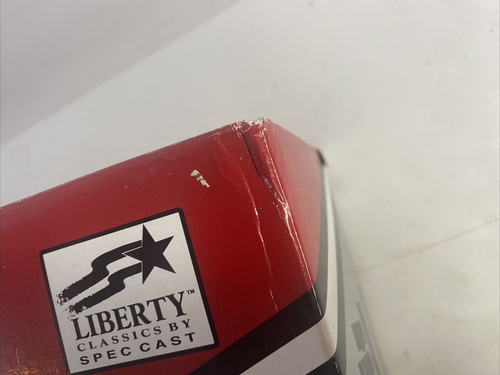 1996 Spec Cast CASE IH MAGNUM Beechcraft D17 Staggerwing 1/32 Die Cast Bank NIB - Picture 2 of 9