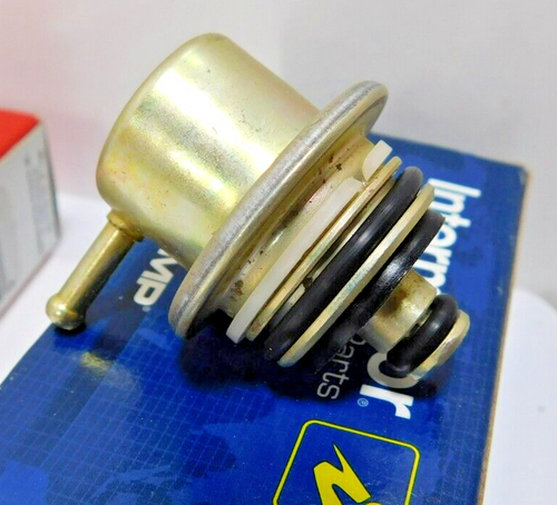 Standard PR160 Intermotor Fuel Injection Pressure Regulator - Picture 1 of 2