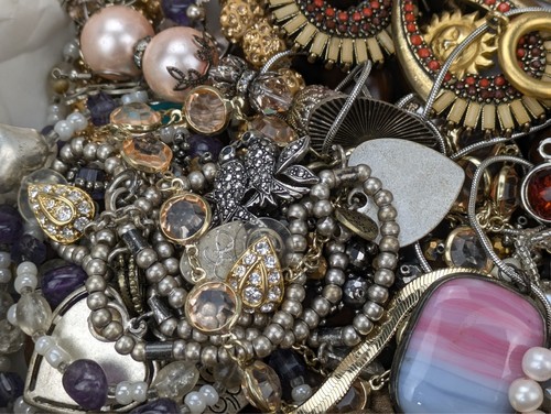 Vintage & Mod Some Signed Costume Jewelry Lot Small Priority Box FULL #76