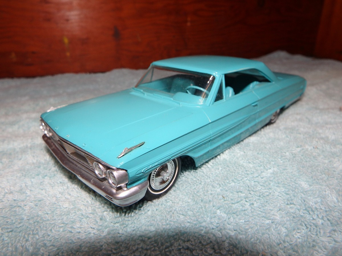 amt 1/25 1964 FORD GALAXIE 500 完成品 Amazon.com: AMT Cal Drag Combo 1964 Galaxie, AWB Falcon