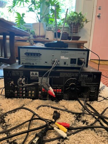 Technics SA-GX690 Receiver Hi-Fi Stereo With Cords and 40W RadioShack Amplifier - Picture 3 of 3