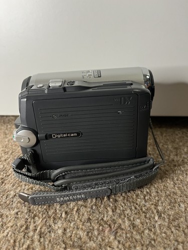 Samsung VPD352i Compact Mini DV Camcorder Silver In Case Charger & Original Box - Picture 10 of 23
