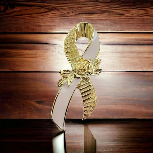 Prendedor de cinta vintage Avon Better Breast Care rosa cáncer arco tono dorado grande 1993 - Imagen 3 de 7