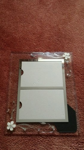 Glass picture frame with two 6 x 4 pockets, bevelled edges & flower motifs - Picture 2 of 5