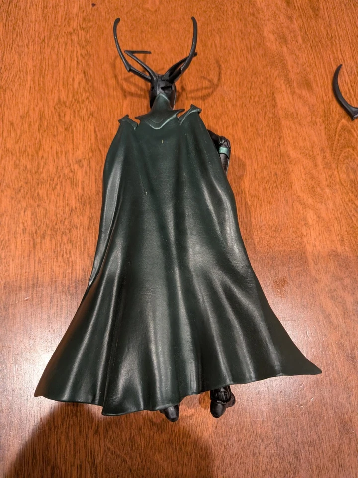 Leyendas Marvel Hela Thor Ragnarok le falta su espada Foto 3 de 4