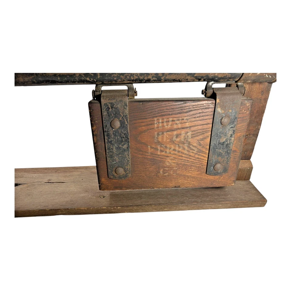 Antiguo casco de caza Ferris & Co puerta de granero carro rodillo vendedor primitivo muestra Foto 4 de 4