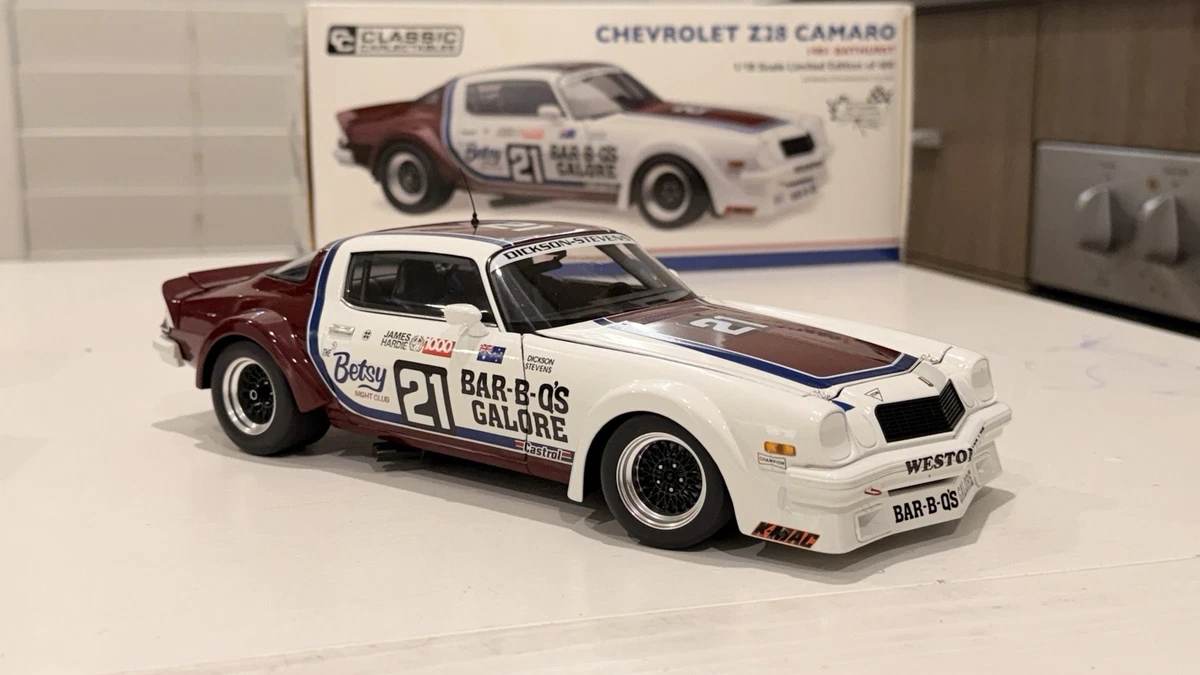 Classic Carlectables Contemporary Manufacture Diecast Cars for